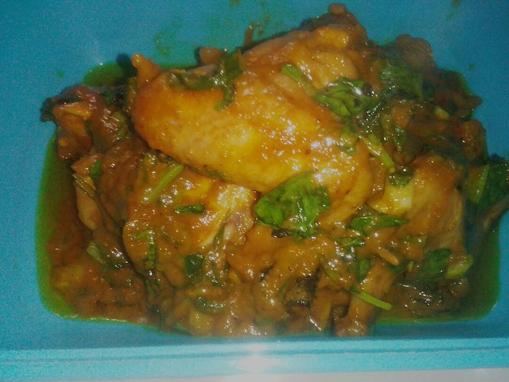 Bagaimana Membuat Ayam kemangi bumbu kuning Rumahan