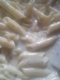 वाइट सॉस पास्ता (White Sauce pasta recipe in Hindi) रेसिपी मुख्य फोटो