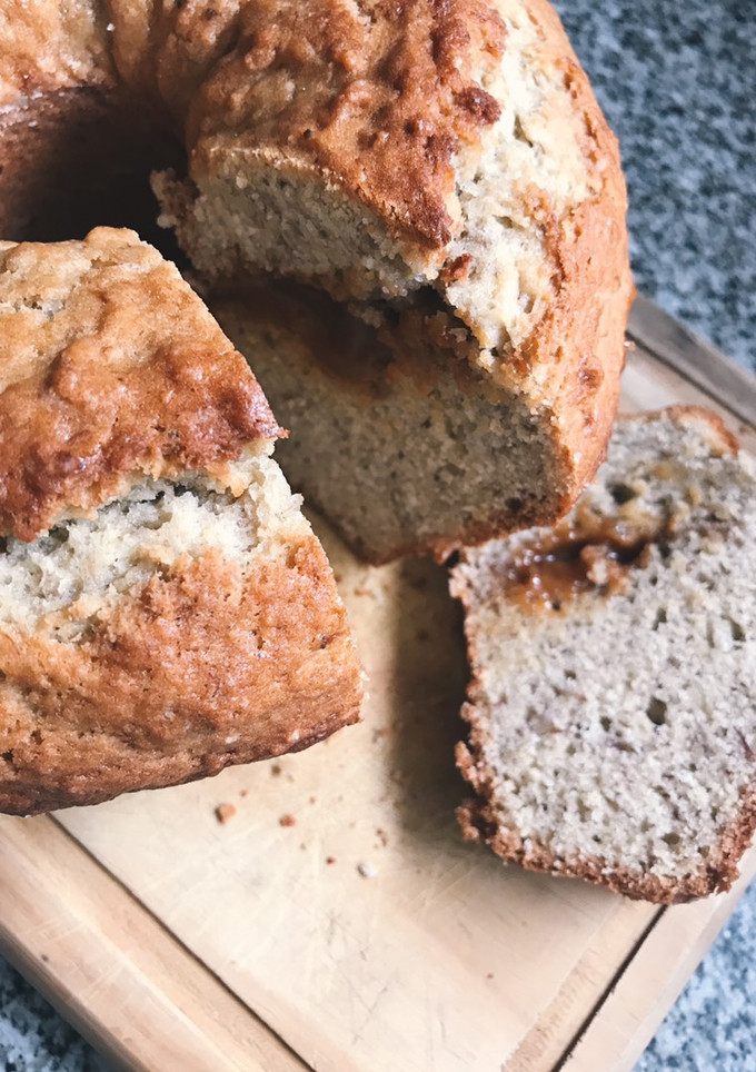 Una foto de Budín de banana con corazón de dulce de leche