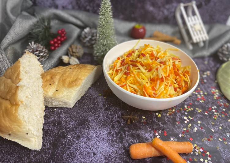 How to Prepare Tasty Politiki Salat - Griechischer Weißkrautsalat
