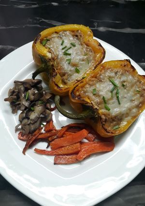A picture of Mushroom stuffed bell pepper.