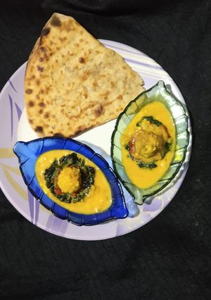 A picture of Plain tandoori roti.