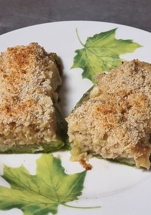 Una foto de Calabacines rellenos de atún