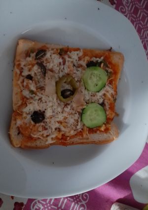 A picture of Pizza sandwich.