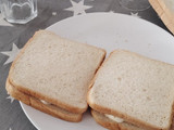 Sándwich "huevos rellenos"