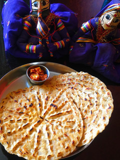 A picture of Rajasthani khoba roti.