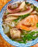 Hủ tiếu mềm sườn heo, hải sản