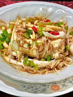 涼拌雙菇豆腐 的食譜成品照片