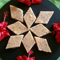 A picture of Coconut Burfi.