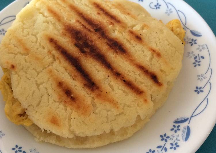 Step-by-Step Guide to Make Any-night-of-the-week Arepa rellena de huevo