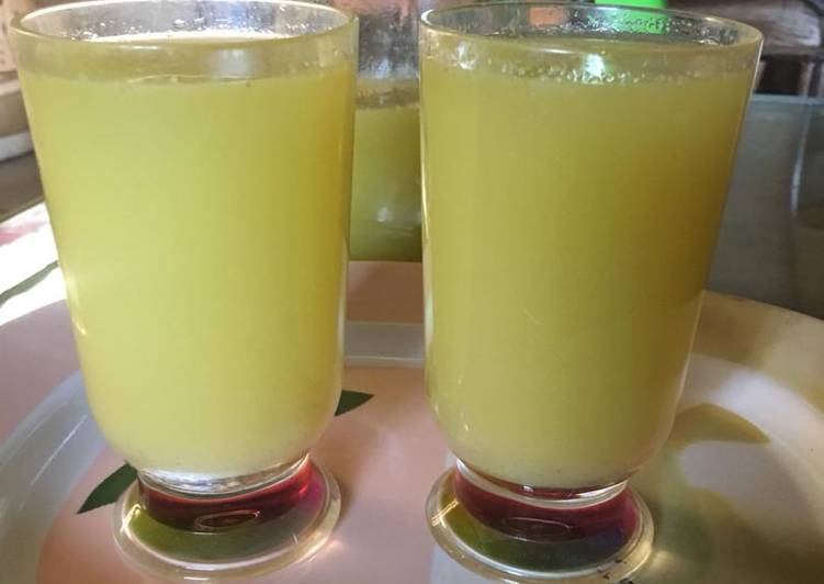Steps to Make Speedy Pineapple and ginger juice