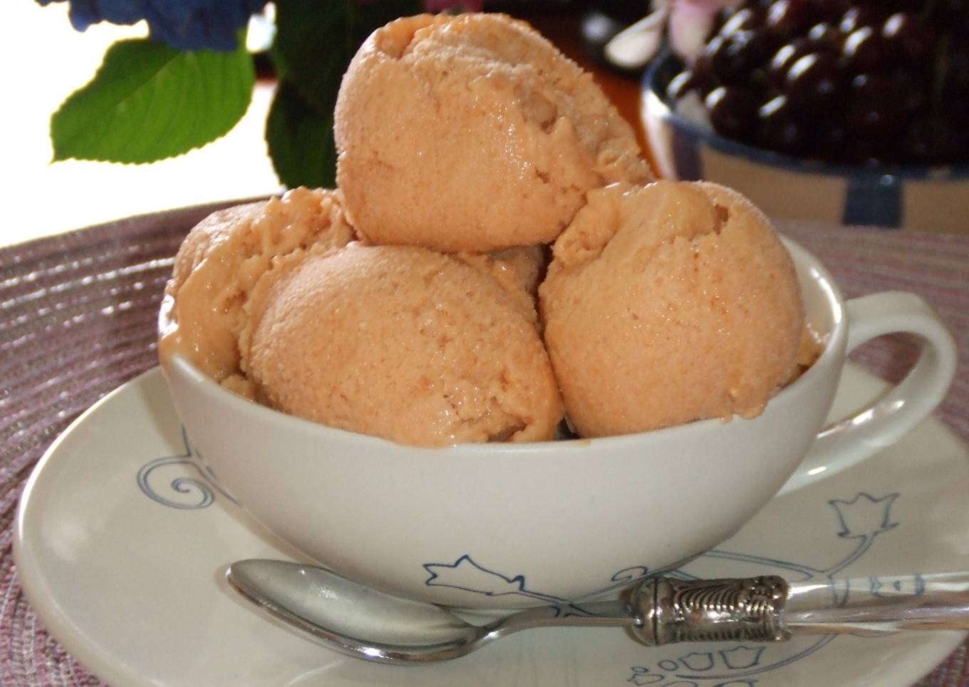 Helado de albaricoque muy sencillo