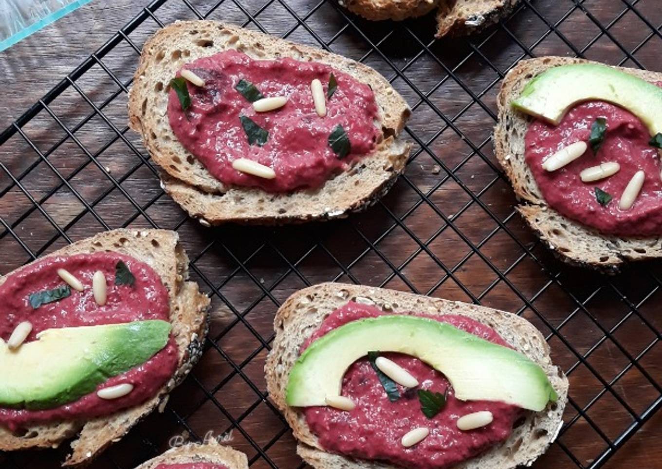 ☆Tartines Mousse de Betterave et Avocat☆