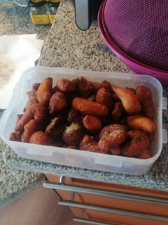 Una foto de Buñuelos de yogur, canela y anís