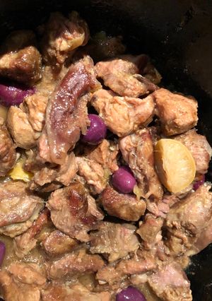 Une photo de Epaule d'agneau aux olives et citron confit