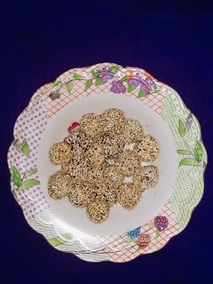 நோய் எதிர்ப்பு சக்தி பூஸ்டர் இஞ்சி லட்டு (Immunity Booster Inji lado Recipe in Tamil) செய்முறை முக்கிய புகைப்படம்