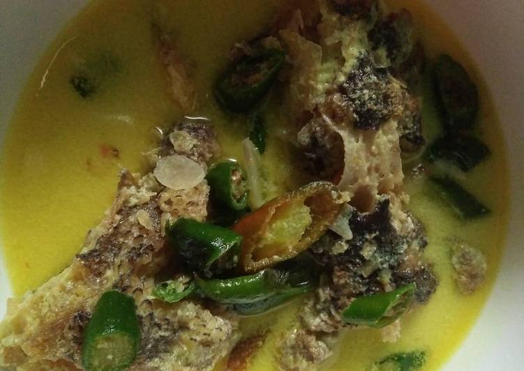 Resep Kepala kakap bumbu kuning yang Enak Banget