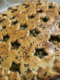 صورة لوصفة فطيرة اللحم...بالبازيلاء والجزر😋
