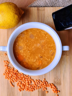 Una foto de Sopa de lentejas rojas o coral 🥣 ideal principiantes (a no asustarse por la lista larga de ing. 😉)