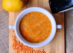 Una foto de Sopa de lentejas rojas o coral 🥣 ideal principiantes (a no asustarse por la lista larga de ing. 😉)