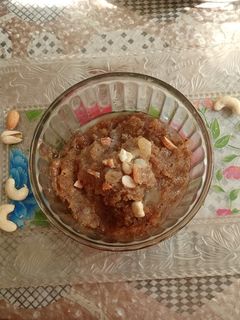 મગની દાળનો શીરો (Moong Dal Sheera Recipe In Gujarati) રેસીપી મુખ્ય ફોટો