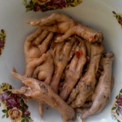 A picture of Chicken feet(makwanda in venda).