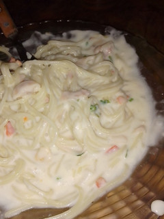 Una foto de Fideos con salsa Blanca con Jamón