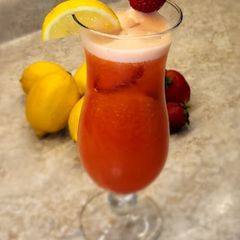 A picture of Refreshing Strawberry Lemonade.