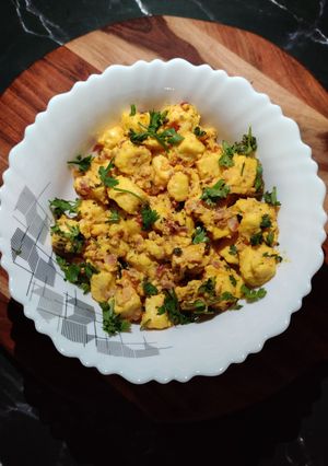 A picture of Sauteed creamy paneer.