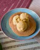 Tortitas fit de avena y cacao puro con helado de piña sin azúcar