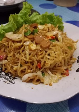 Foto resep Mie goreng sosis telur mumer