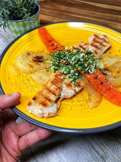 Una foto de Pavo con verduras al grill de Lékué en microondas