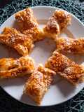Káposztás-baconos-cottage cheese-el töltött Byrek