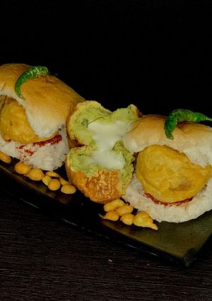 A picture of Cheese Burst vada pav.