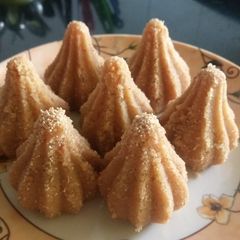 A picture of Churma modak.