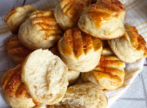 A legfinomabb zsíros, krumplis, paraszt pogácsa recept fotója
