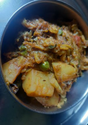 বাঁধাকপির ঘন্ট(Bandhakopir ghonto recipe in Bengali) রেসিপির প্রধান ছবি