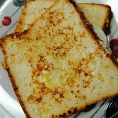 A picture of French Toast.