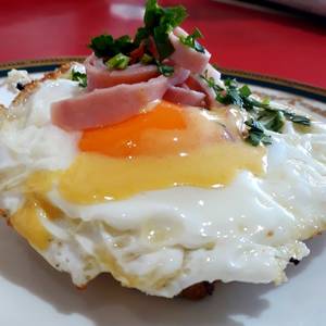 Huevo benedictinos con huevo frito