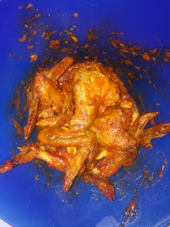 Una foto de Alitas con salsa mexicana al horno