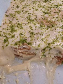 Una foto de Postre de galletas marías y crema de limón 🍋 (carlota)