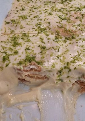 Una foto de Postre de galletas marías y crema de limón 🍋 (carlota)
