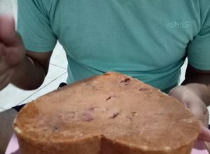 Foto resep Bolu susu coklat Hilo n strawberry garnish