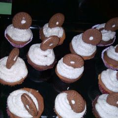 A picture of Oreo cupcakes.