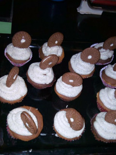 A picture of Oreo cupcakes.