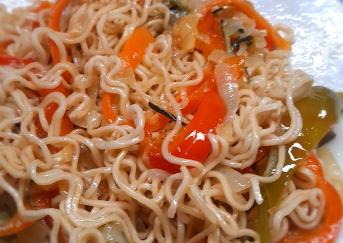 Fideos Mie Asli con verduras