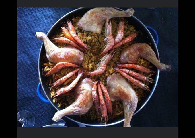 Paella poulet et fruits de mer