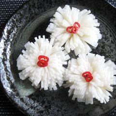 A picture of Pickled Chrysanthemum Turnips.