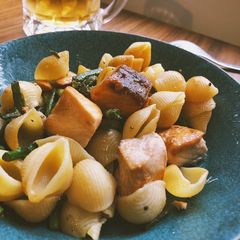 A picture of Salmon Asparagus pasta seasoned with butter/soy sauce combo.