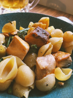 A picture of Salmon Asparagus pasta seasoned with butter/soy sauce combo.